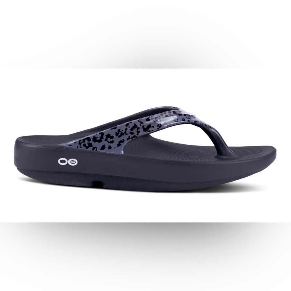 Oofos OOlala Limited Gray Cheetah Recovery Sandals